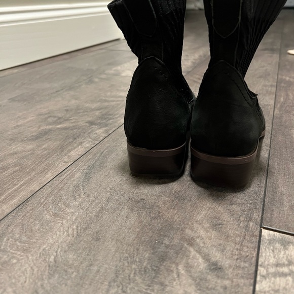 Cecelia Boots size 5.5 - Picture 6 of 8